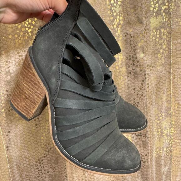 Free People Boho Hybrid Strappy Leather Women’s Ankle Bootie in Black EU37/6.5-7 - Picture 1 of 10